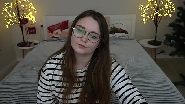 Snapshot of MagicPeachh_ chatting on 12/18/24, 01:45 MagicPeachh online show from 12/18/24, 01:45