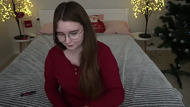 Snapshot of MagicPeachh_ chatting on 12/20/24, 05:18 MagicPeachh online show from 12/20/24, 05:18