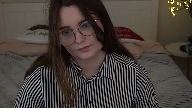 Snapshot of MagicPeachh_ chatting on 12/24/24, 07:55 MagicPeachh online show from 12/24/24, 07:55