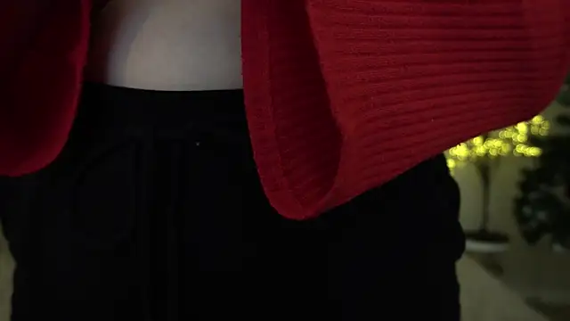 Snapshot of MagicPeachh_ chatting on 01/09/25, 04:49 MagicPeachh online show from 01/09/25, 04:49