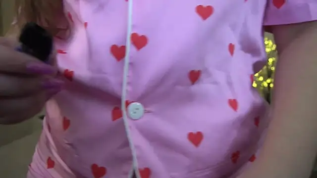 Snapshot of MagicPeachh_ chatting on 01/10/25, 10:50 MagicPeachh online show from 01/10/25, 10:50