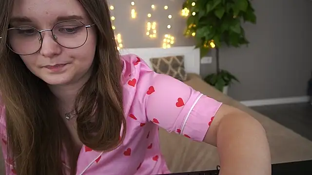 Snapshot of MagicPeachh_ chatting on 01/21/25, 04:58 MagicPeachh online show from 01/21/25, 04:58