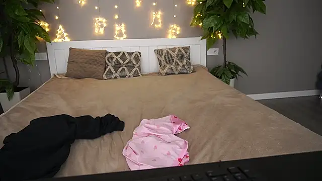 Snapshot of MagicPeachh_ chatting on 01/21/25, 08:00 MagicPeachh online show from 01/21/25, 08:00