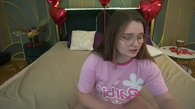 Snapshot of MagicPeachh_ chatting on 03/03/25, 05:50 MagicPeachh online show from 03/03/25, 05:50