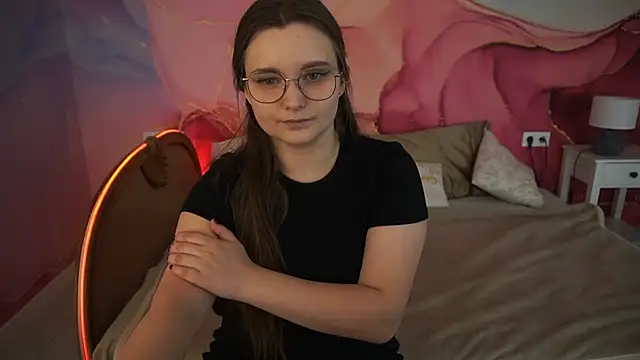 Snapshot of MagicPeachh_ chatting on 09/22/25, 01:02 MagicPeachh online show from 09/22/25, 01:02