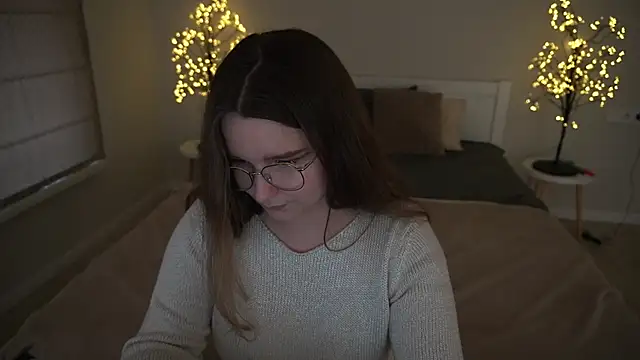 Snapshot of MagicPeachh_ chatting on 09/24/25, 01:03 MagicPeachh online show from 09/24/25, 01:03