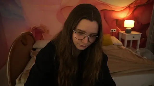 Snapshot of MagicPeachh_ chatting on 09/30/25, 07:57 MagicPeachh online show from 09/30/25, 07:57