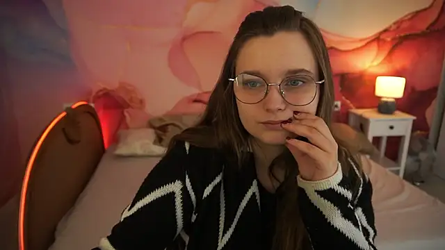 Snapshot of MagicPeachh_ chatting on 10/07/25, 05:59 MagicPeachh online show from 10/07/25, 05:59