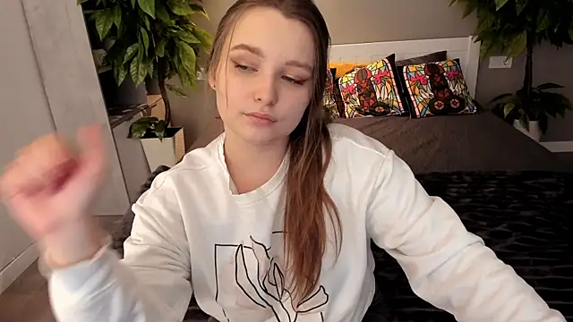 Snapshot of MagicPeachh_ chatting on 10/09/25, 12:47 MagicPeachh online show from 10/09/25, 12:47