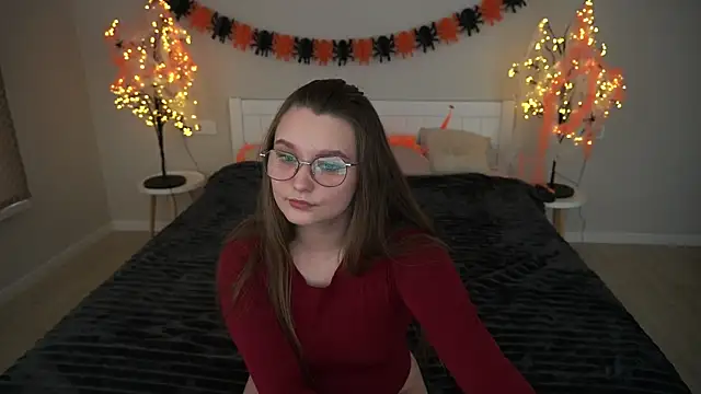 Snapshot of MagicPeachh_ chatting on 10/22/25, 01:00 MagicPeachh online show from 10/22/25, 01:00