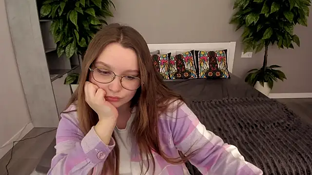 Snapshot of MagicPeachh_ chatting on 11/12/25, 01:33 MagicPeachh online show from 11/12/25, 01:33