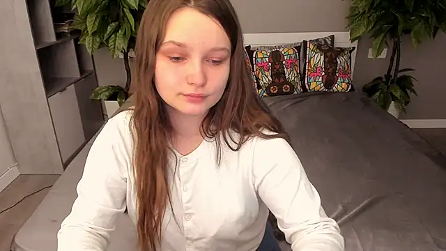 Snapshot of MagicPeachh_ chatting on 11/18/25, 10:31 MagicPeachh online show from 11/18/25, 10:31