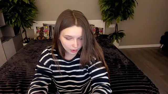 Snapshot of MagicPeachh_ chatting on 11/26/25, 07:20 MagicPeachh online show from 11/26/25, 07:20