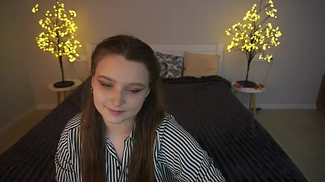 Snapshot of MagicPeachh_ chatting on 12/01/25, 01:38 MagicPeachh online show from 12/01/25, 01:38