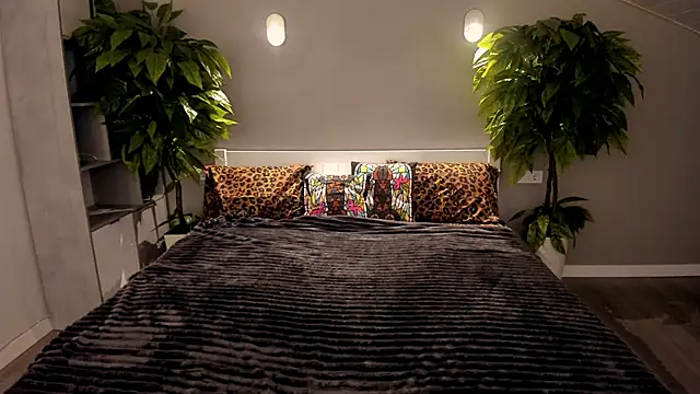 Snapshot of MagicPeachh_ chatting on 12/02/25, 06:41 MagicPeachh online show from 12/02/25, 06:41