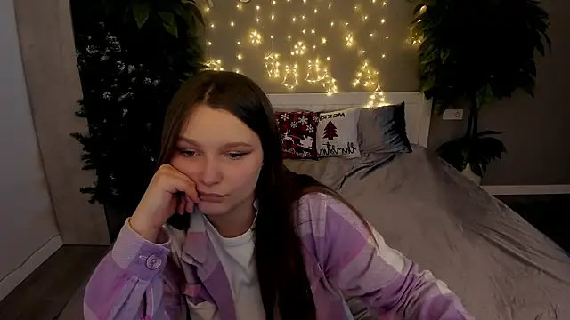 MagicPeachh  online show from 12/17/25, 02:12