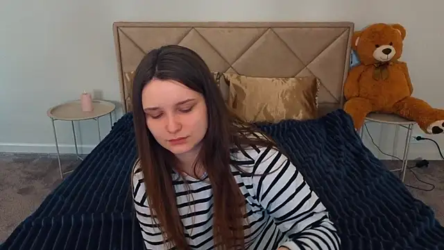 MagicPeachh  online show from 05/01/26, 05:34