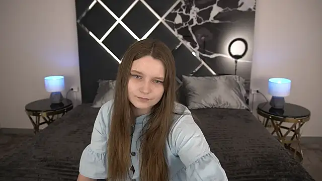 MagicPeachh  online show from 06/19/26, 07:39