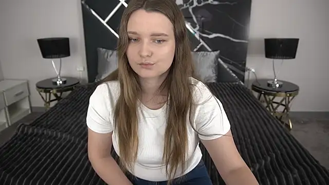 MagicPeachh  online show from 07/07/26, 06:05