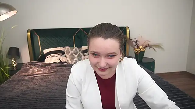 MagicPeachh  online show from 07/07/26, 07:40