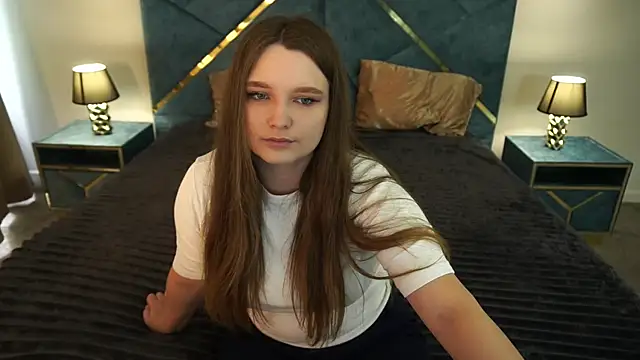 MagicPeachh  online show from 07/10/26, 12:52