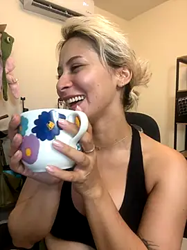 Snapshot of Ramona_Flower chatting on 11/08/25, 02:12 Ramona Flower online show from 11/08/25, 02:12