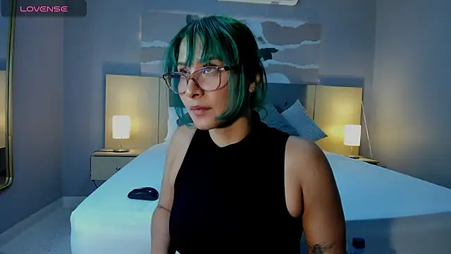 Snapshot of Ramona_Flower chatting on 11/21/25, 02:10 Ramona Flower online show from 11/21/25, 02:10