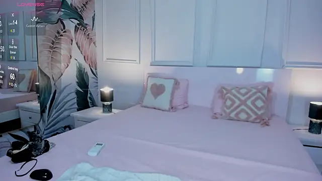 Snapshot of Ramona_Flower chatting on 11/23/25, 02:11 Ramona Flower online show from 11/23/25, 02:11