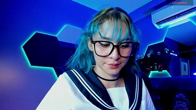 Snapshot of Ramona_Flower chatting on 12/16/25, 02:38 Ramona Flower online show from 12/16/25, 02:38