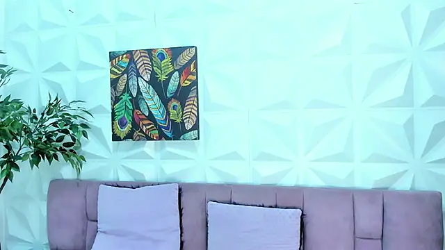 Snapshot of Victoria_Coleman chatting on 02/14/25, 02:54 Victoria Coleman online show from 02/14/25, 02:54