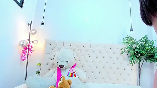 Victoria Coleman online show from 12/02/25, 07:09