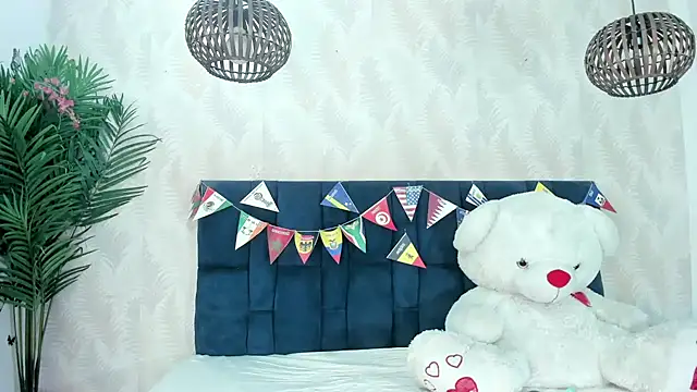 Snapshot of Victoria_Coleman chatting on 07/12/26, 11:23 Victoria Coleman online show from 07/12/26, 11:23