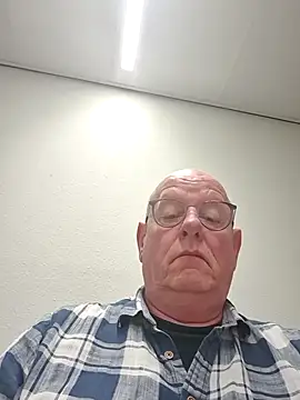 andrejoyfull64 online show from 12/19/25, 07:26