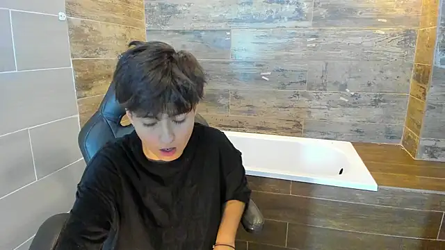 Snapshot of Bryce_Evans chatting on 02/23/25, 03:40 Bryce Evans online show from 02/23/25, 03:40