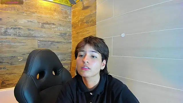 Snapshot of Bryce_Evans chatting on 03/21/25, 06:29 Bryce Evans online show from 03/21/25, 06:29