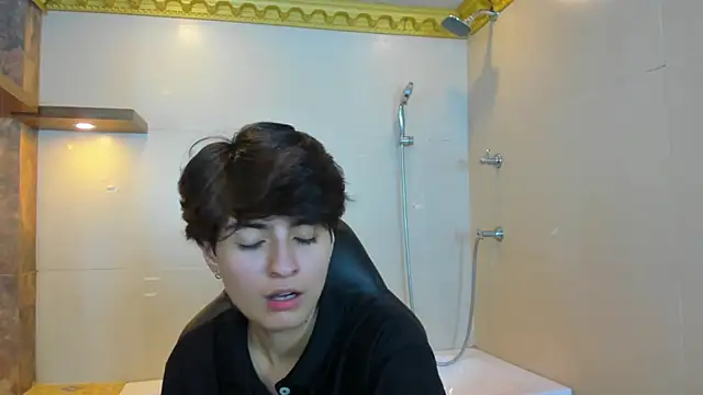 Snapshot of Bryce_Evans chatting on 10/14/25, 03:13 Bryce Evans online show from 10/14/25, 03:13