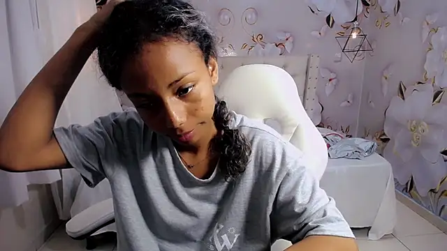 Snapshot of jasmin_brunette_ chatting on 12/03/24, 11:33 jasmin brunette online show from 12/03/24, 11:33