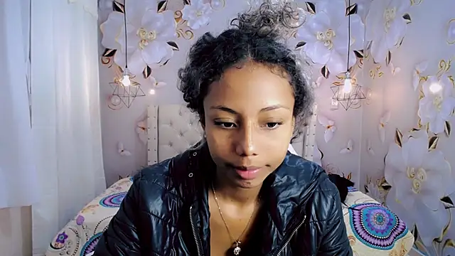 Snapshot of jasmin_brunette_ chatting on 12/12/24, 12:01 jasmin brunette online show from 12/12/24, 12:01