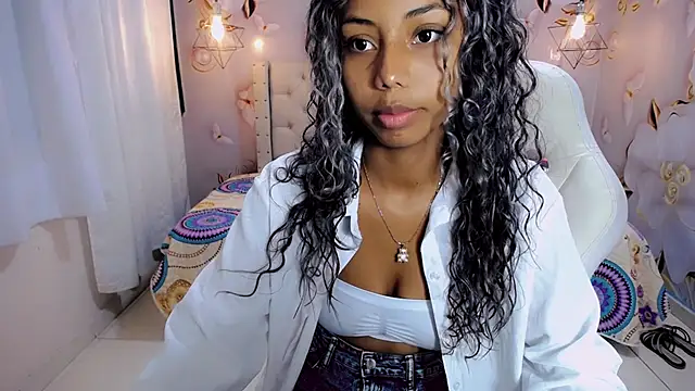 Snapshot of jasmin_brunette_ chatting on 02/21/25, 11:44 jasmin brunette online show from 02/21/25, 11:44