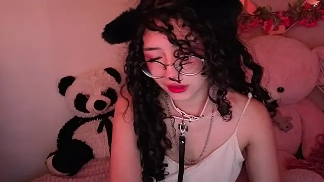 Snapshot of CherieCurl chatting on 05/30/26, 03:31 CherieCurl online show from 05/30/26, 03:31
