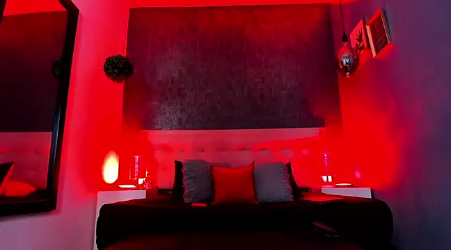 Snapshot of Bella_salvatore chatting on 12/21/24, 08:10 Bella salvatore online show from 12/21/24, 08:10