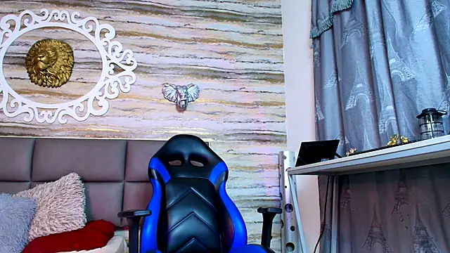 Snapshot of Bella_salvatore chatting on 10/04/25, 02:15 Bella salvatore online show from 10/04/25, 02:15