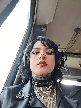 taaylor33 online show from 04/06/26, 09:27