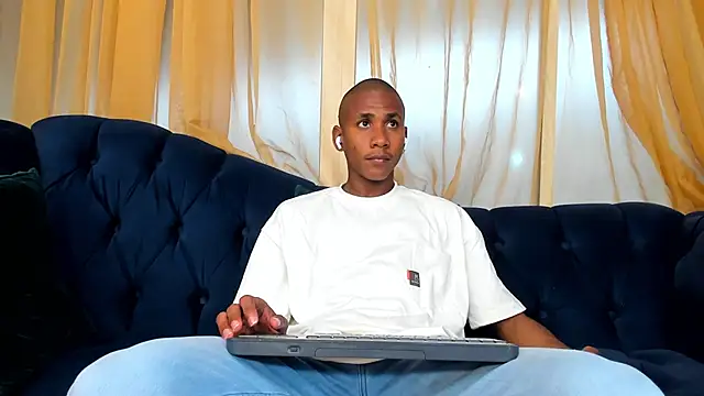 Ethan Fox11 online show from 02/04/25, 01:59