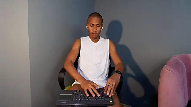 Ethan Fox11 online show from 02/19/25, 02:12