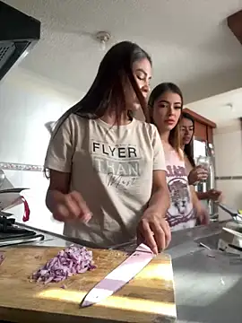 Snapshot of HaileyBaldwin chatting on 12/08/24, 07:54 HaileyBaldwin online show from 12/08/24, 07:54