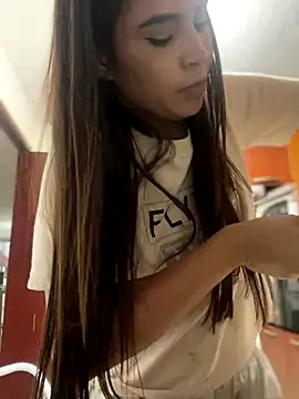 Snapshot of HaileyBaldwin chatting on 12/08/24, 10:57 HaileyBaldwin online show from 12/08/24, 10:57