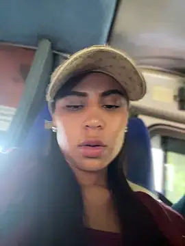 Snapshot of HaileyBaldwin chatting on 01/19/25, 01:22 HaileyBaldwin online show from 01/19/25, 01:22