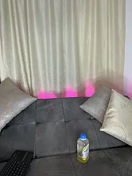 Snapshot of HaileyBaldwin chatting on 01/29/25, 01:27 HaileyBaldwin online show from 01/29/25, 01:27