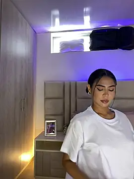 Snapshot of HaileyBaldwin chatting on 02/06/25, 05:51 HaileyBaldwin online show from 02/06/25, 05:51